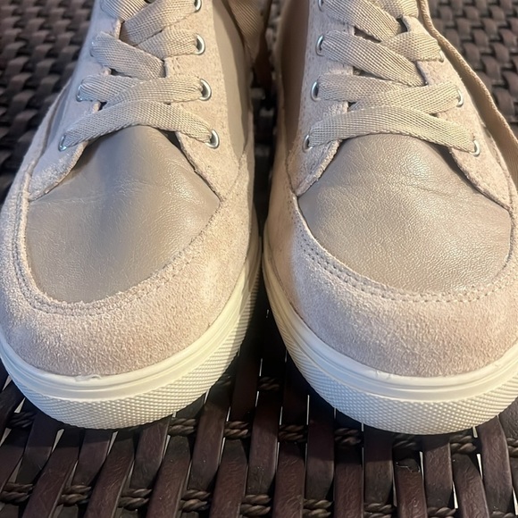 Nine West high top sneaker size 9M - Picture 3 of 10